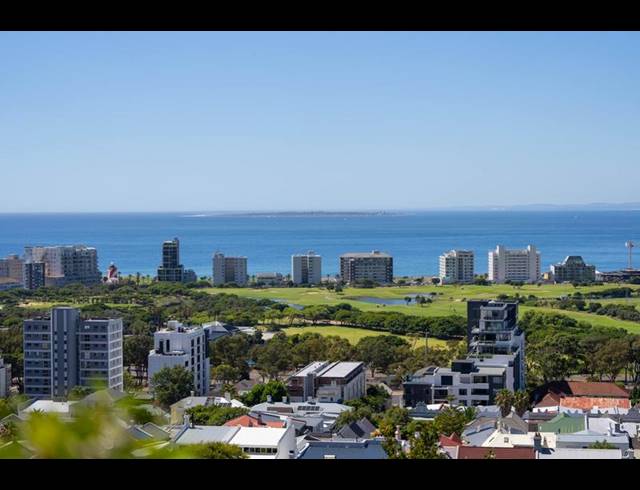 5 BEDROOM HOUSE FOR SALE IN GREEN POINT